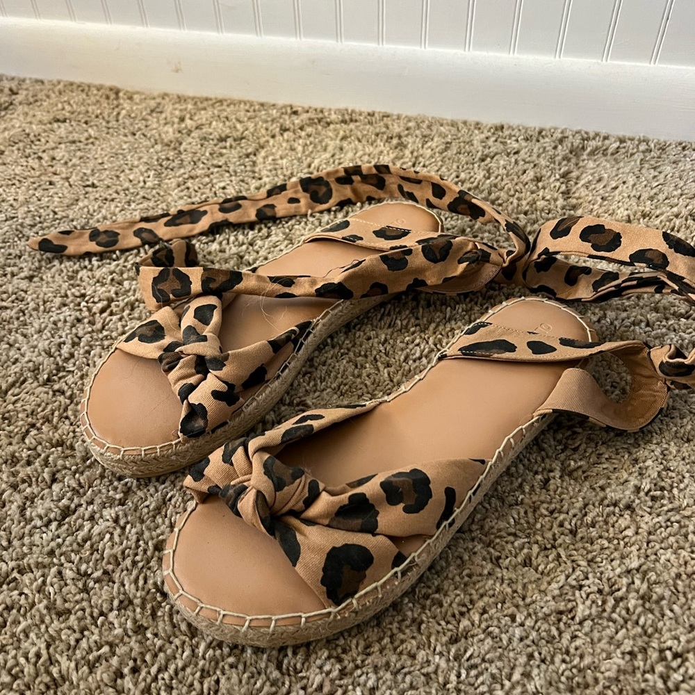 BRAND NEW !! Old navy strap cheetah sandals